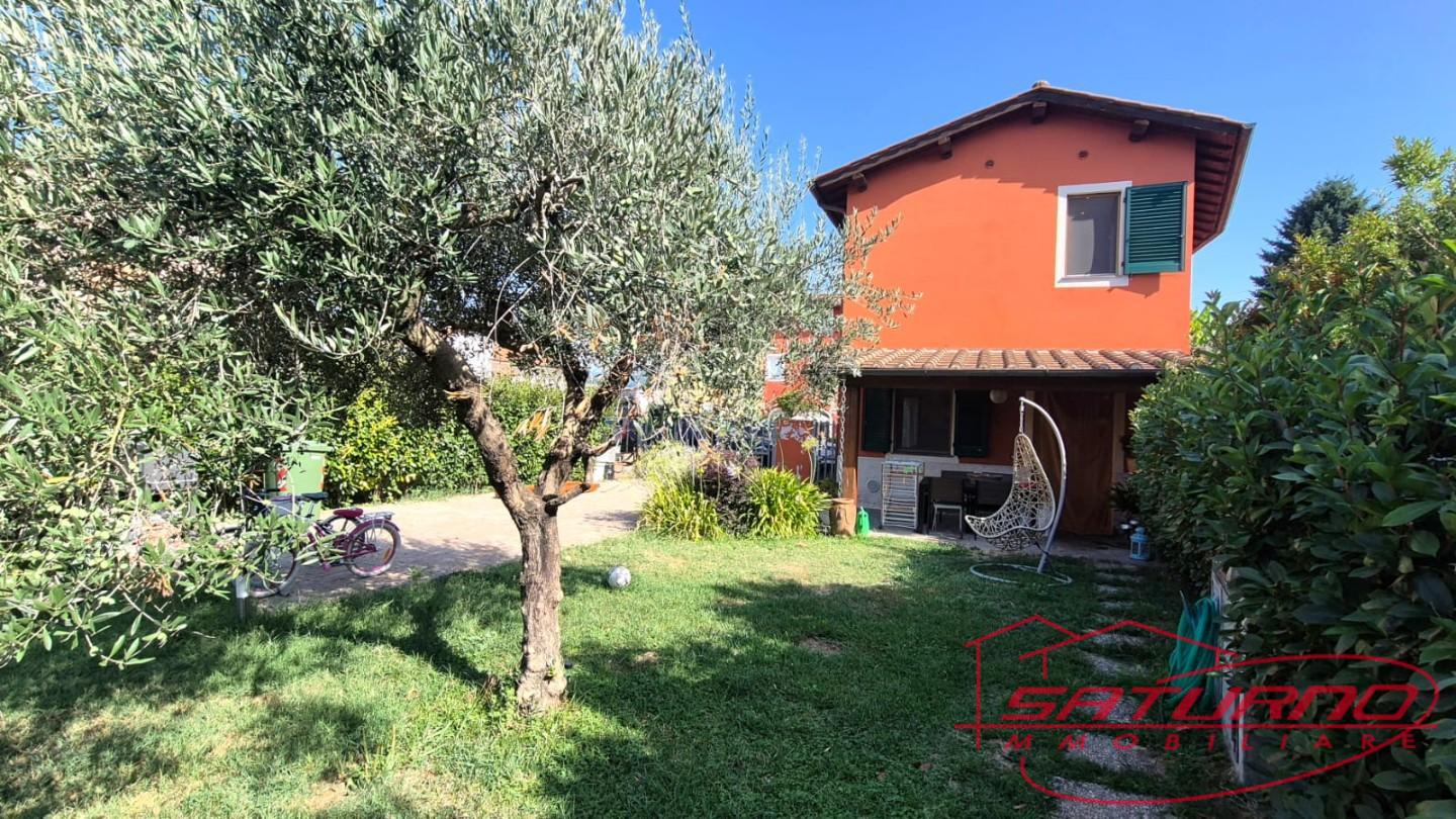 Villa con giardino, Capannori marlia