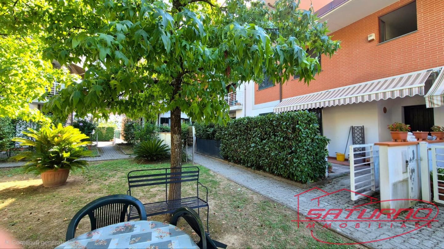 Appartamento con giardino, Lucca saltocchio