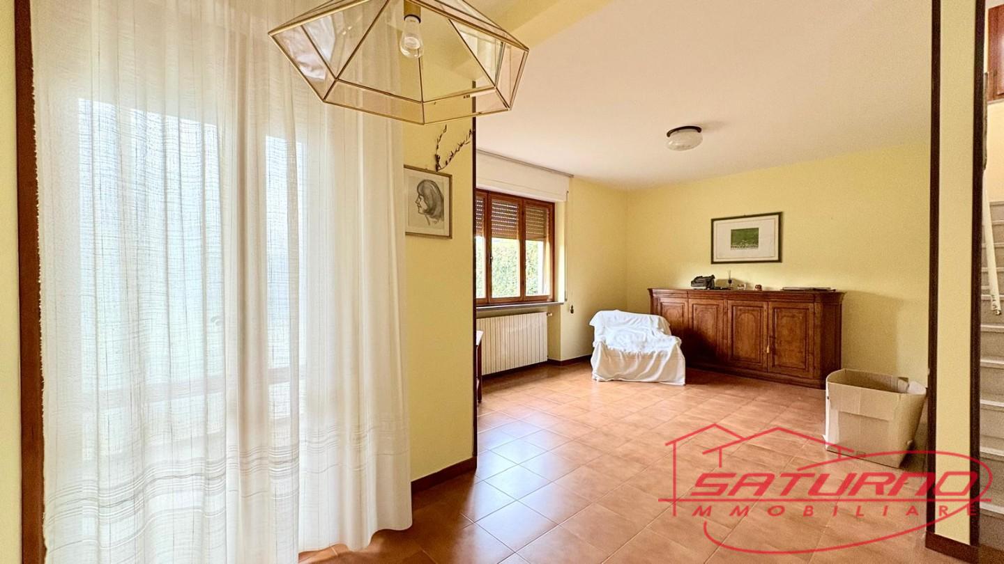 Villa con giardino, Lucca san concordio contrada
