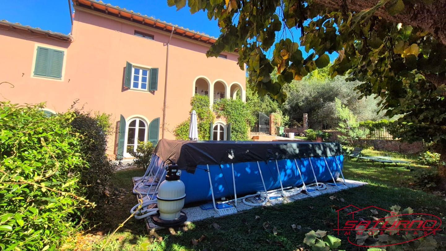 Rustico con giardino, Lucca carignano