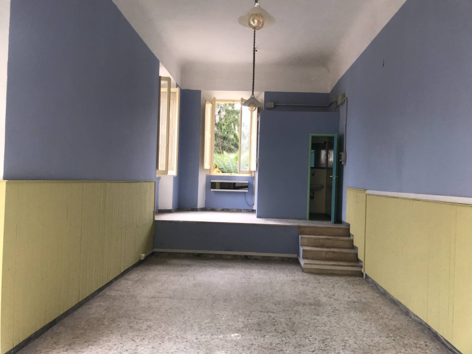 Locale commerciale in affitto a San Benedetto del Tronto