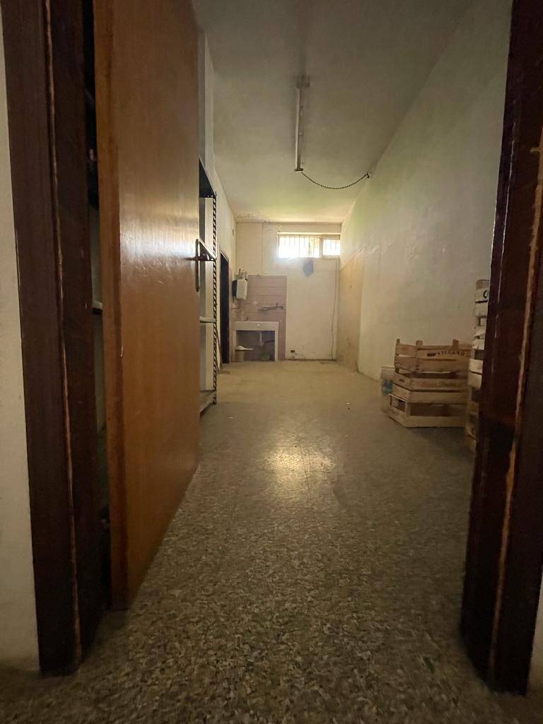 Locale commerciale in vendita a Castel di Lama, Piattoni