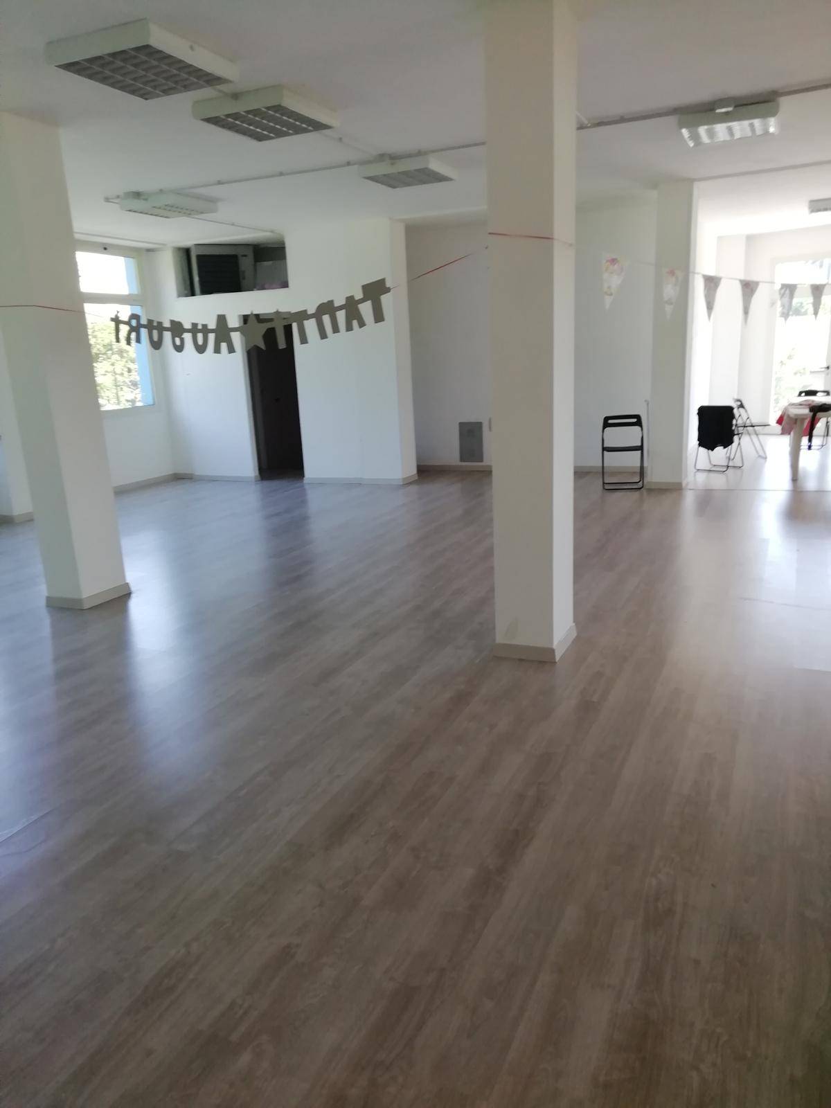 Locale commerciale in vendita a Castel di Lama, Castel di Lama Basso