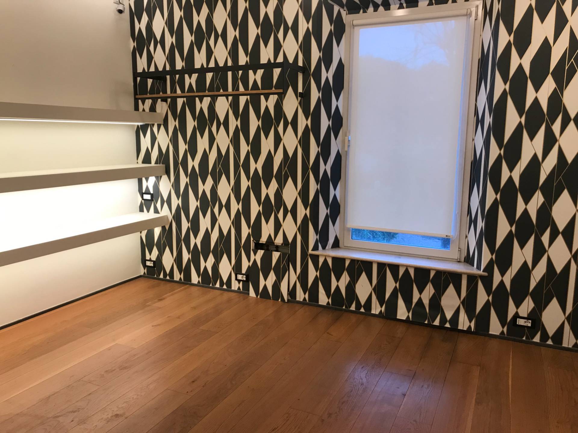 Locale commerciale in affitto a San Benedetto del Tronto, Centrale