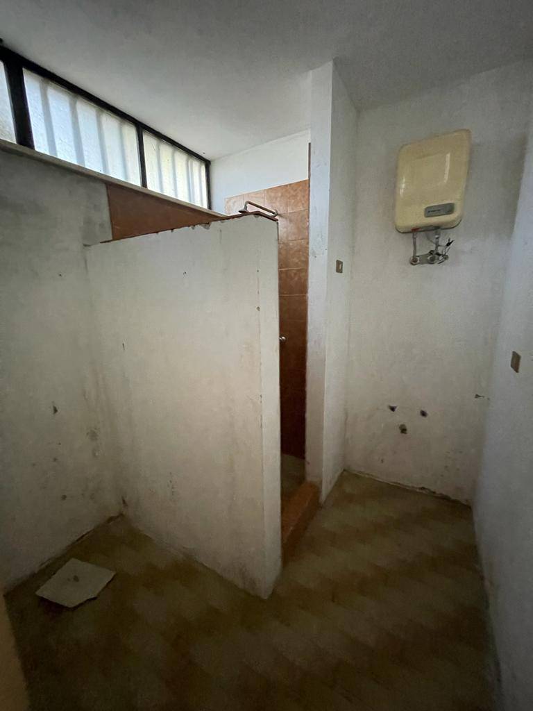 Locale commerciale in vendita a Castel di Lama, Piattoni