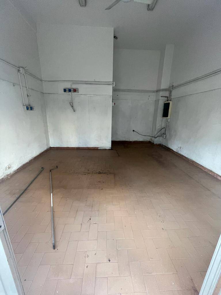 Locale commerciale in vendita a San Benedetto del Tronto, Centrale