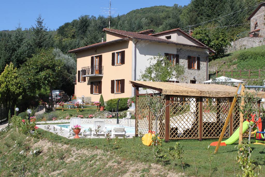 Villa con terrazzo a Ortignano Raggiolo