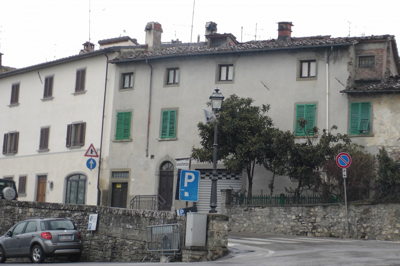 Stabile/Palazzo da ristrutturare a Bibbiena