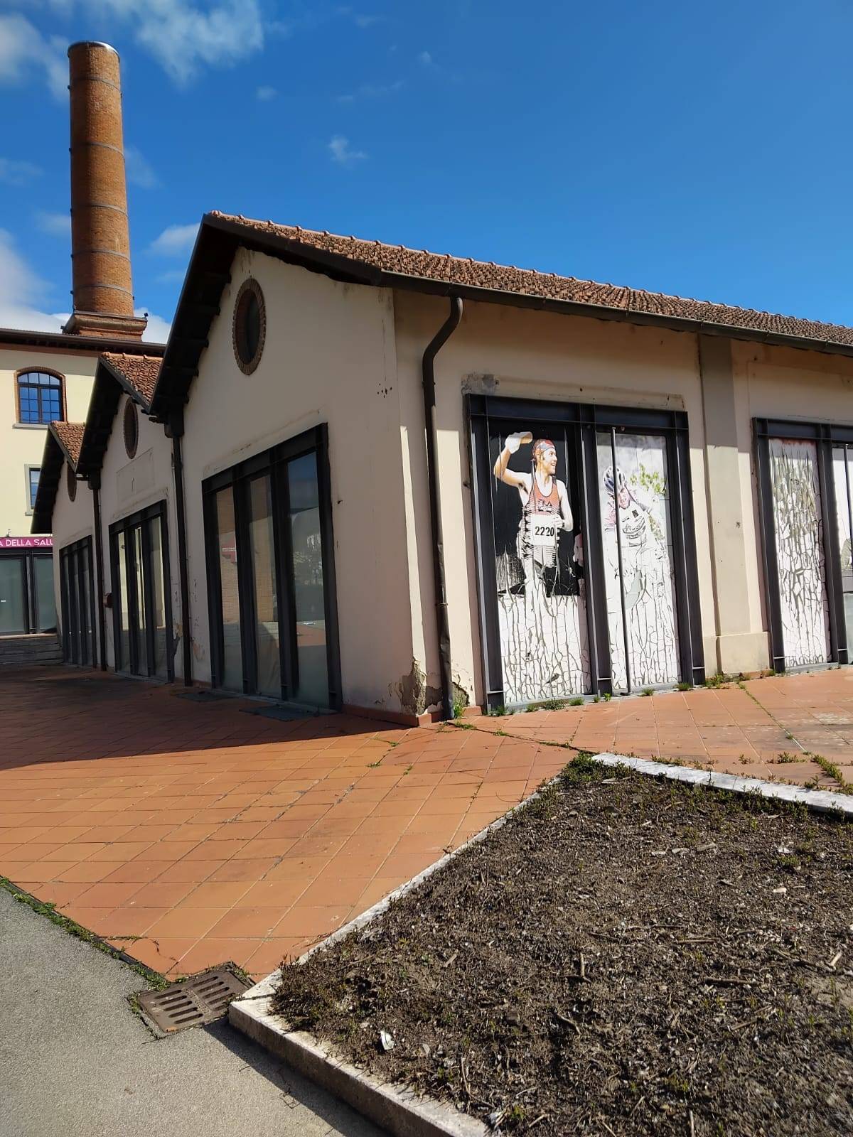 Locale commerciale in affitto a Bibbiena, Soci