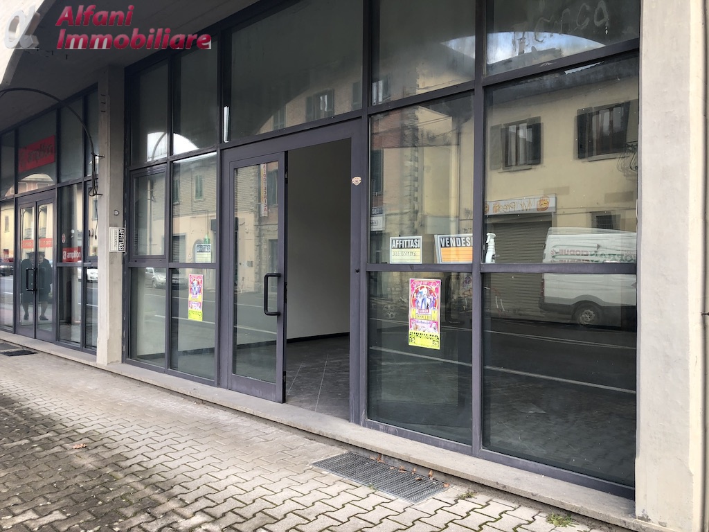 Locale commerciale in affitto a Bibbiena