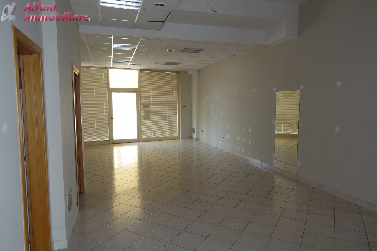 Locale commerciale in vendita a Bibbiena