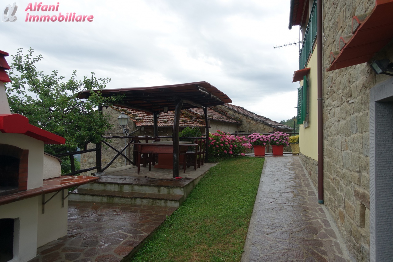 Stabile/Palazzo in vendita a Castel San Niccol