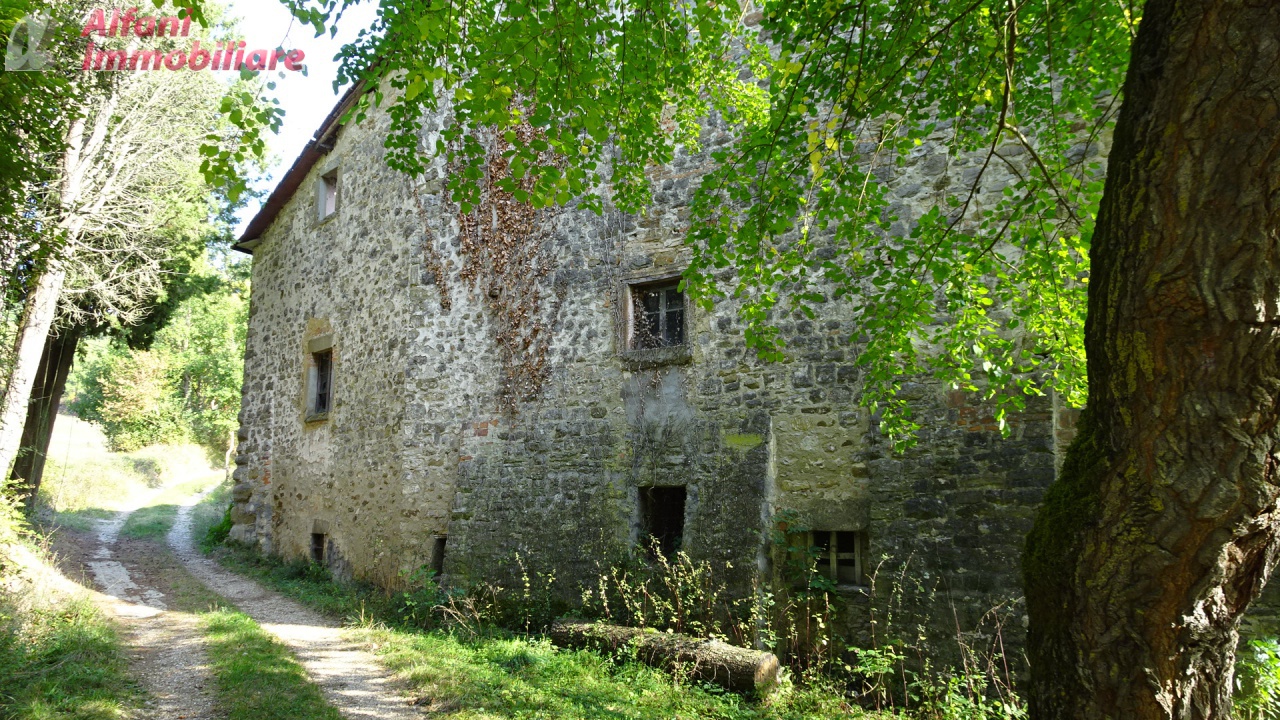Cascina/Casale/Masseria in vendita a Poppi