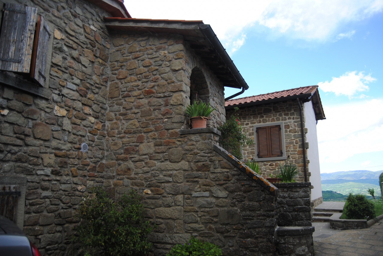 Stabile/Palazzo in vendita a Ortignano Raggiolo