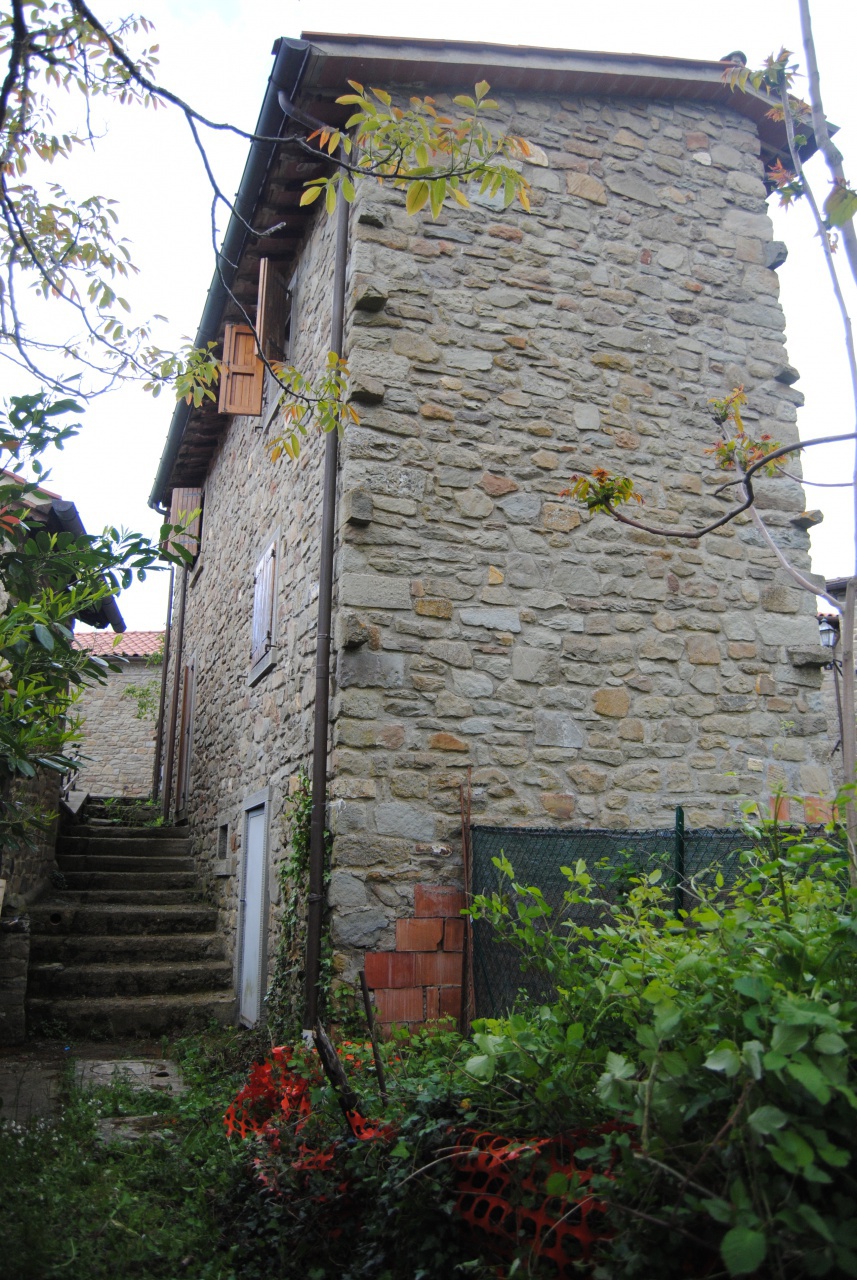 Stabile/Palazzo in vendita a Ortignano Raggiolo