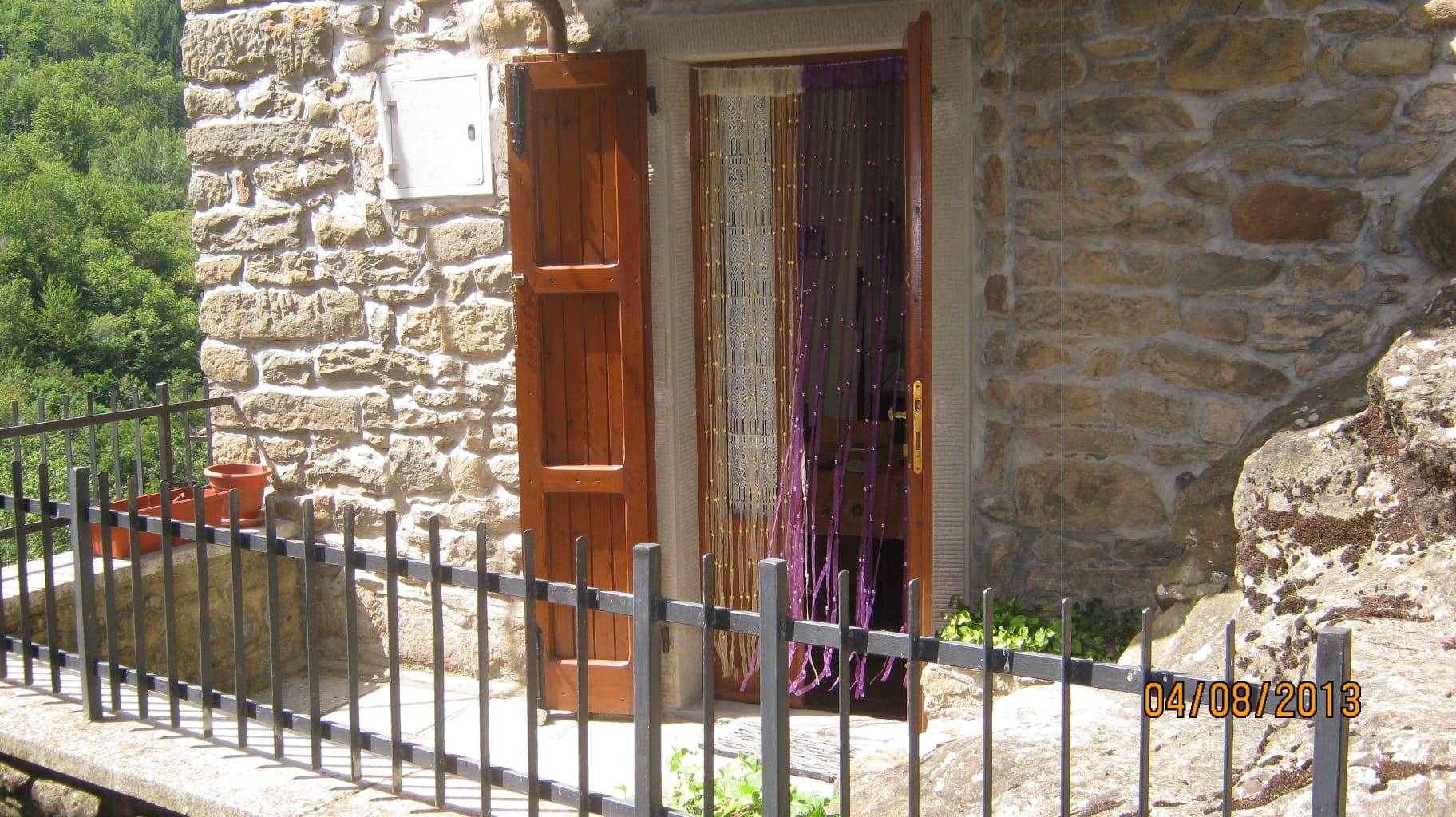 Appartamento indipendente in vendita a Ortignano Raggiolo, Raggiolo