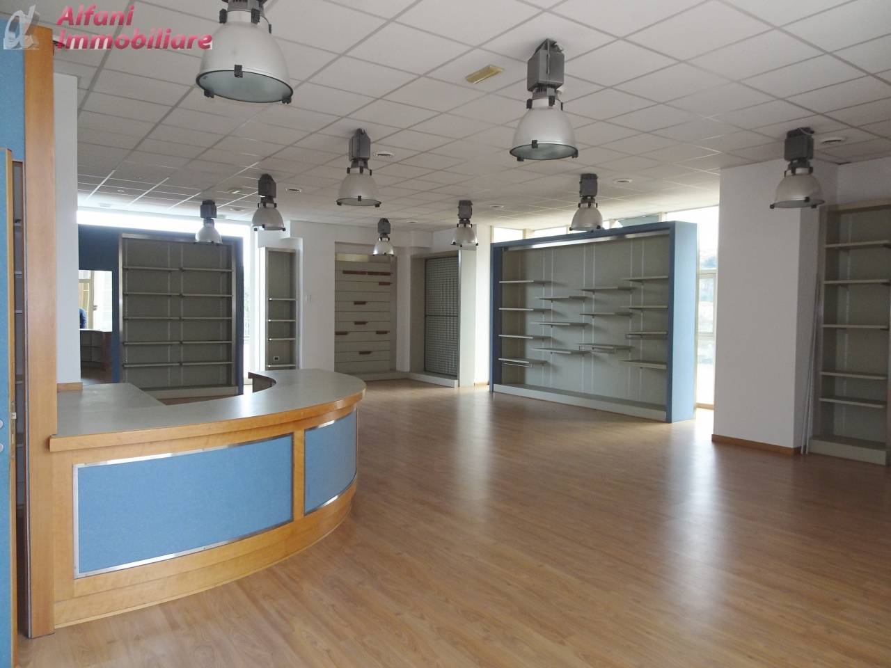 Locale commerciale in vendita a Bibbiena