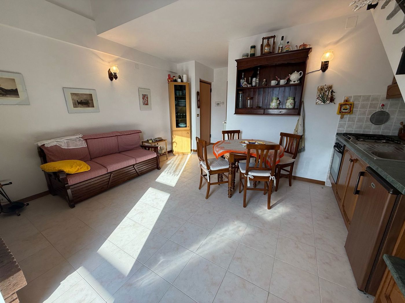 Quadrilocale in vendita a Ovindoli