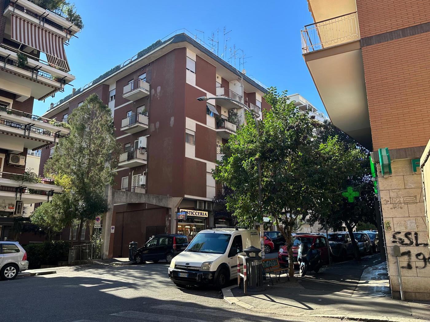 Quadrilocale da ristrutturare a Roma