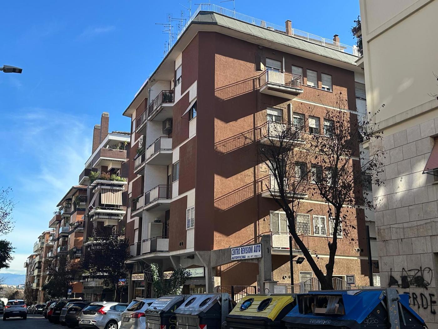 Quadrilocale da ristrutturare a Roma