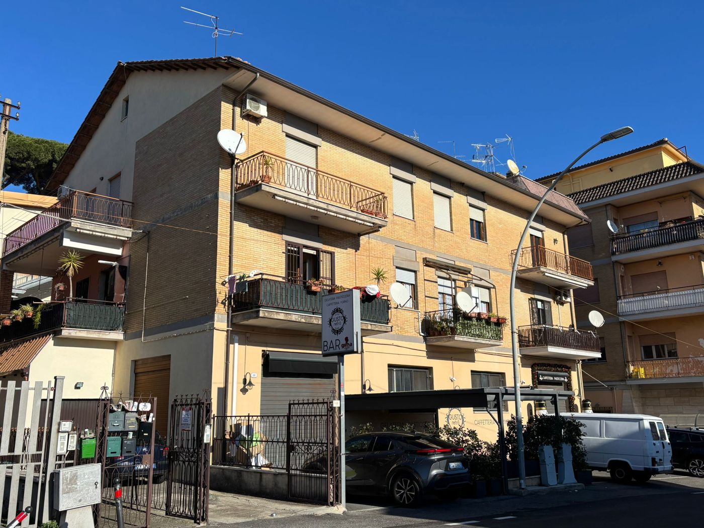 Quadrilocale da ristrutturare a Colonna