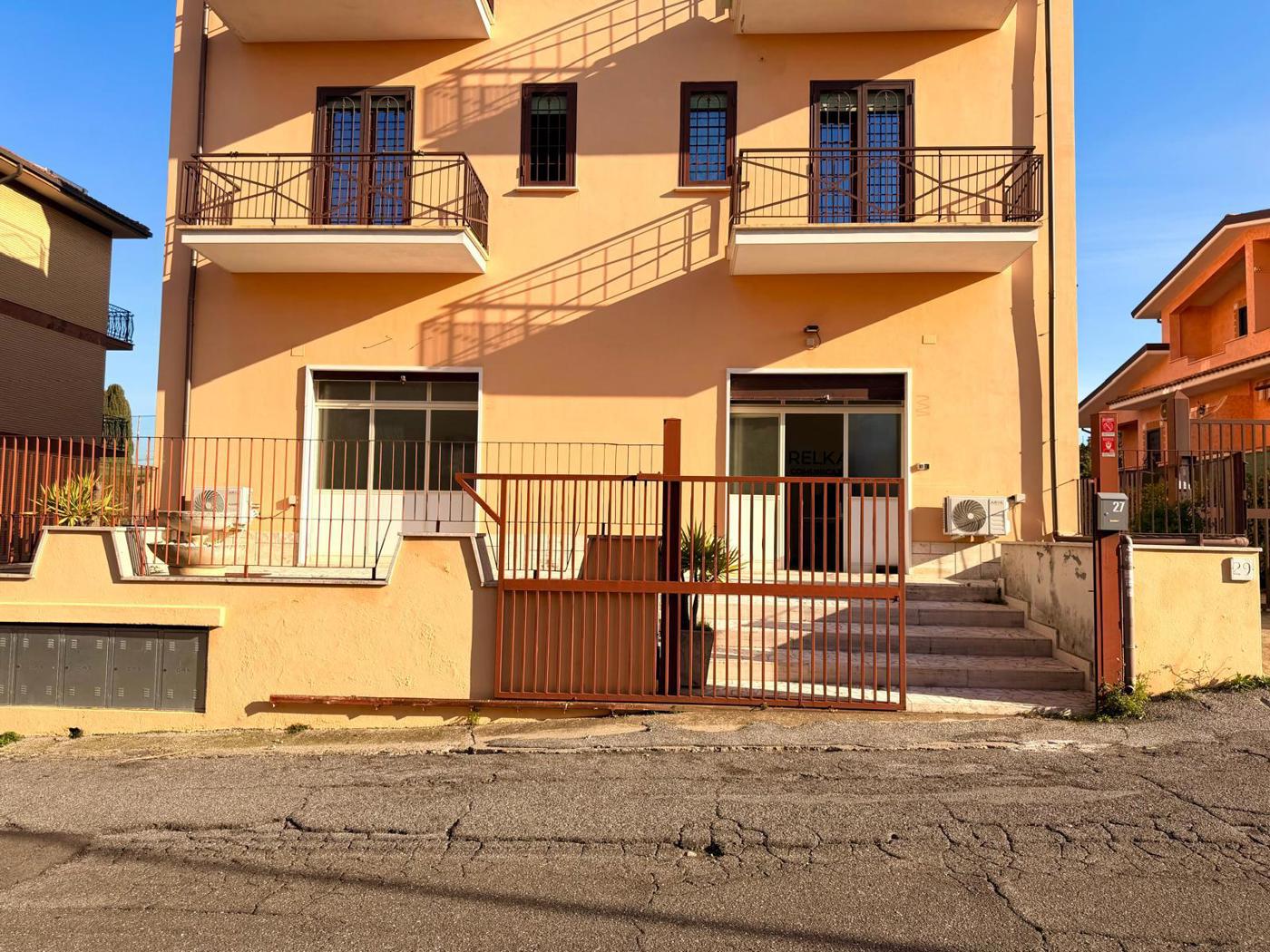 Negozio in affitto a Roma