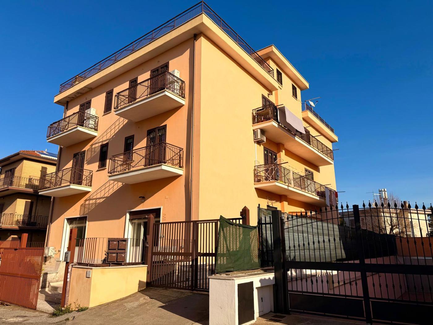 Negozio in affitto a Roma