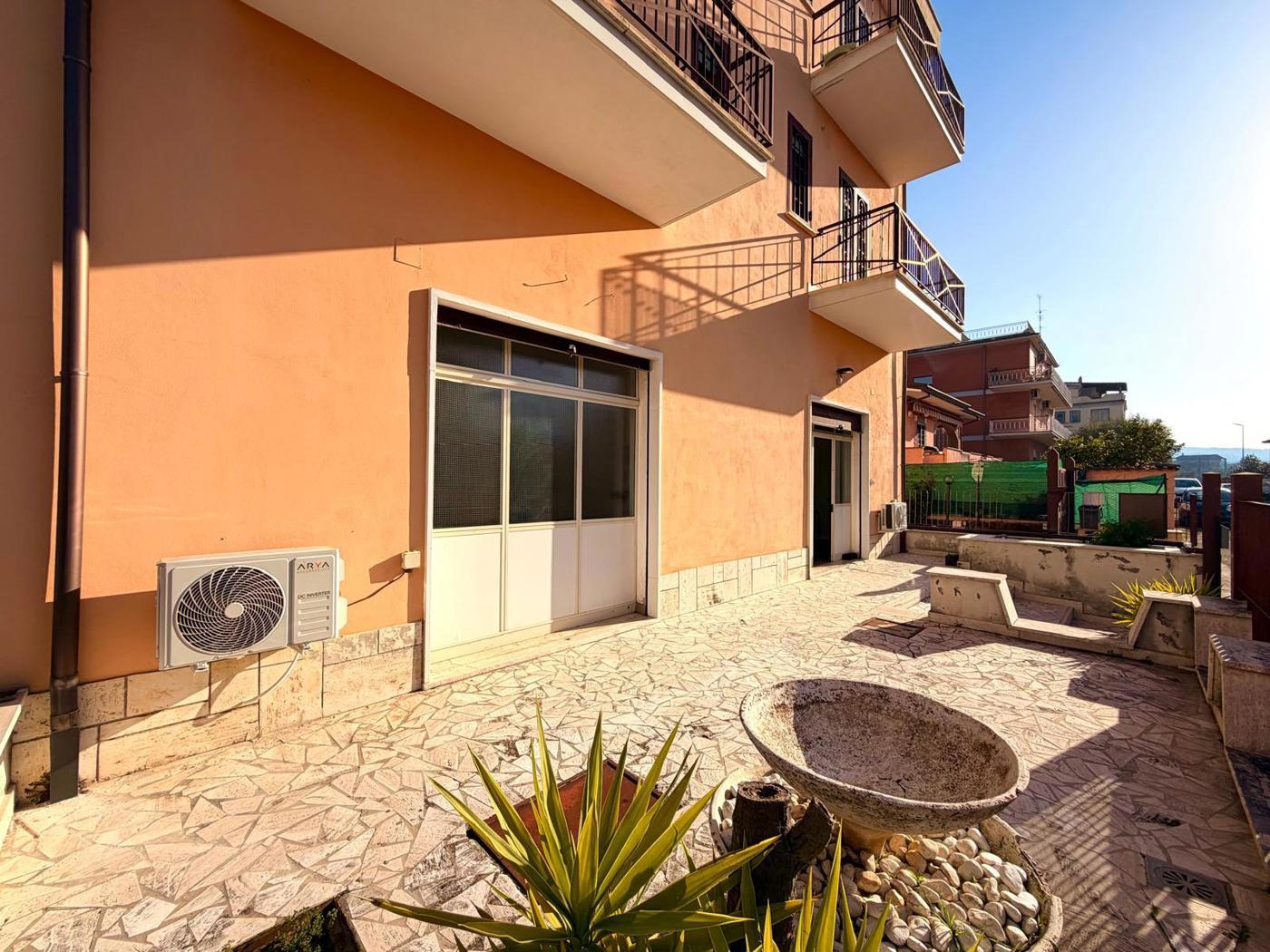 Negozio in affitto a Roma