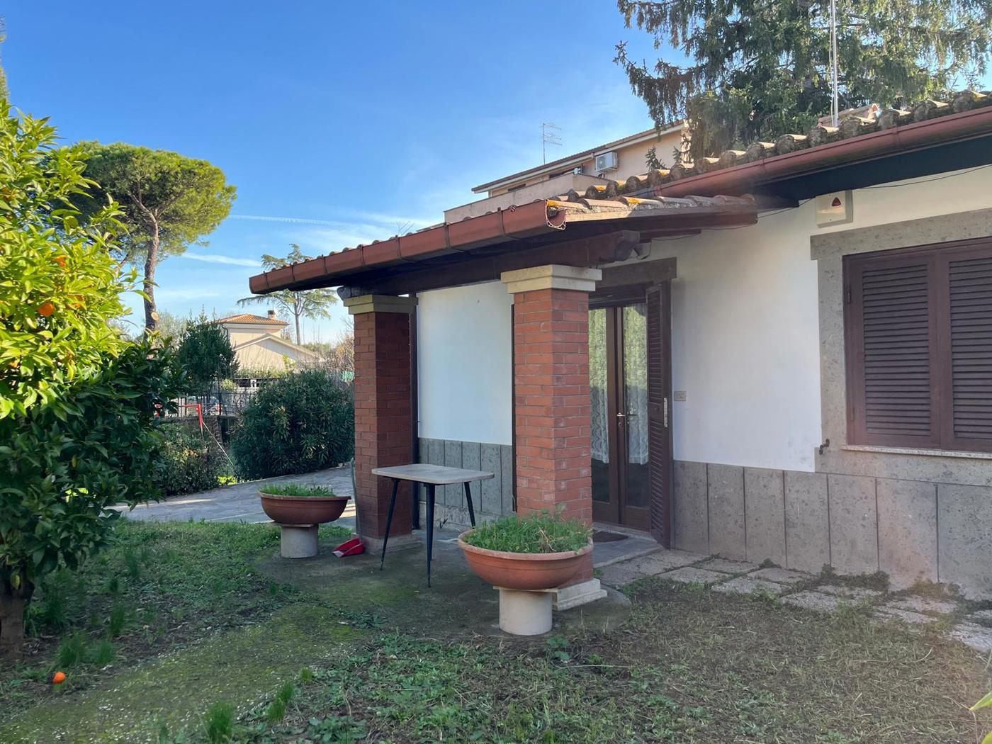 Monolocale arredato in affitto a Roma