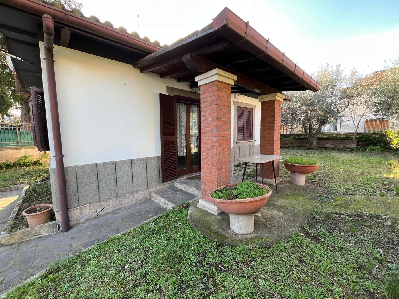 Monolocale arredato in affitto a Roma