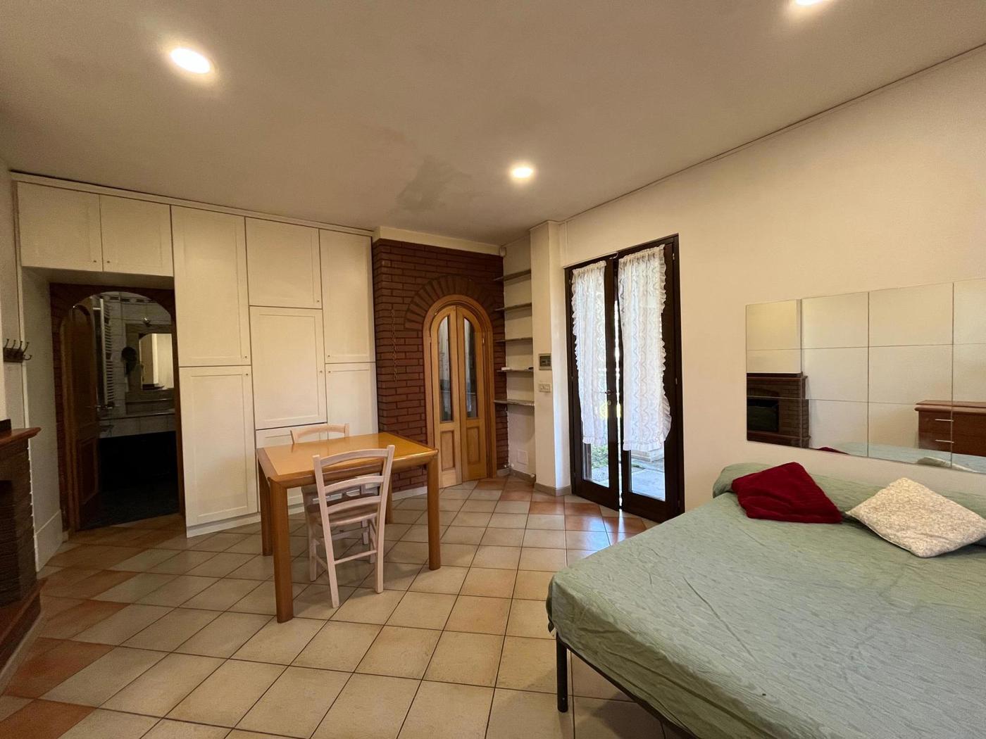 Monolocale arredato in affitto a Roma