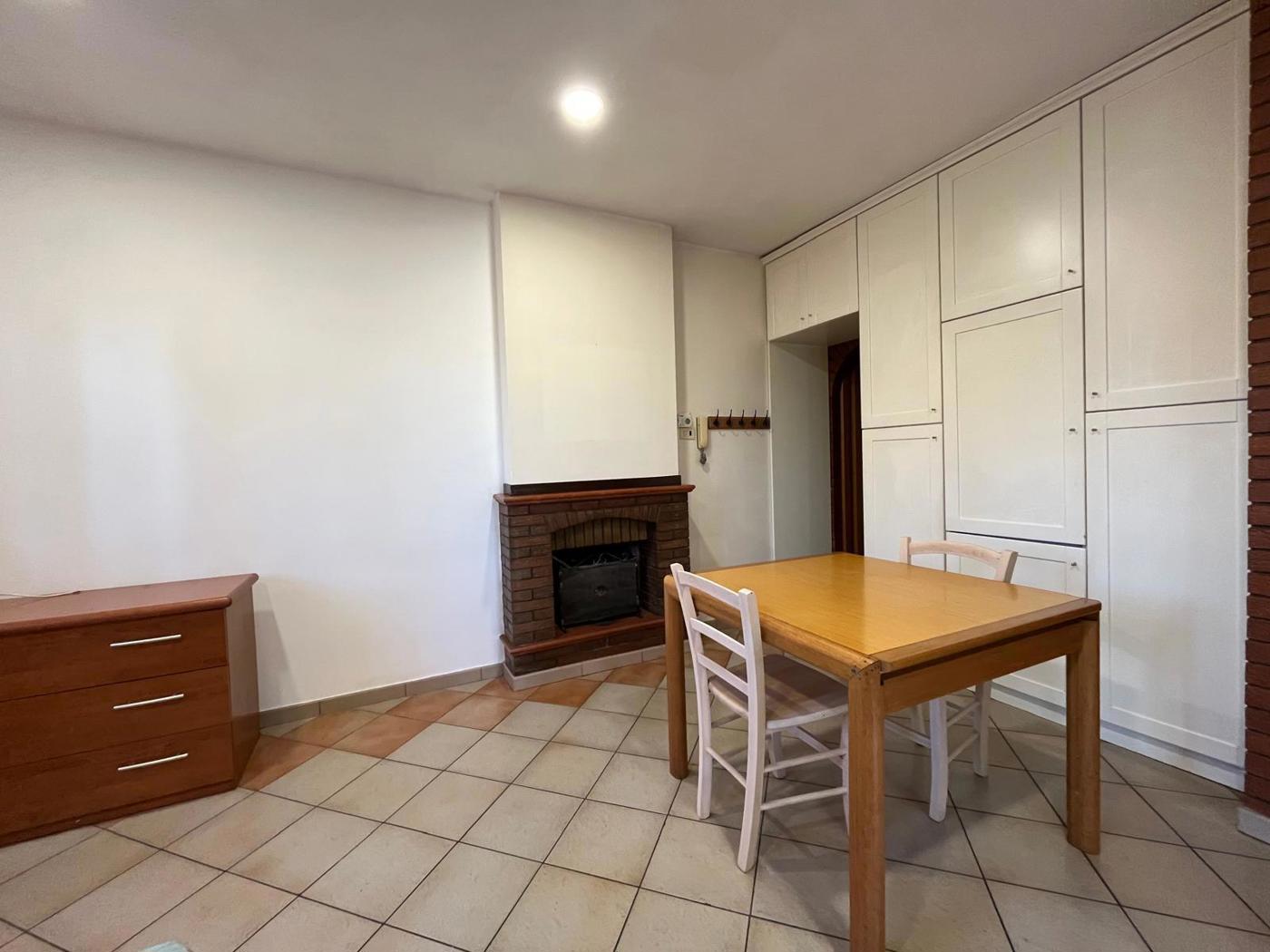 Monolocale arredato in affitto a Roma