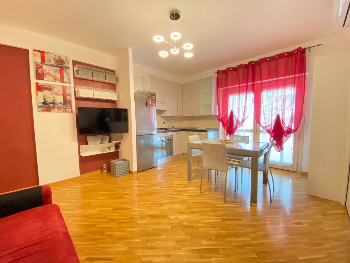 Bilocale arredato in affitto a Velletri