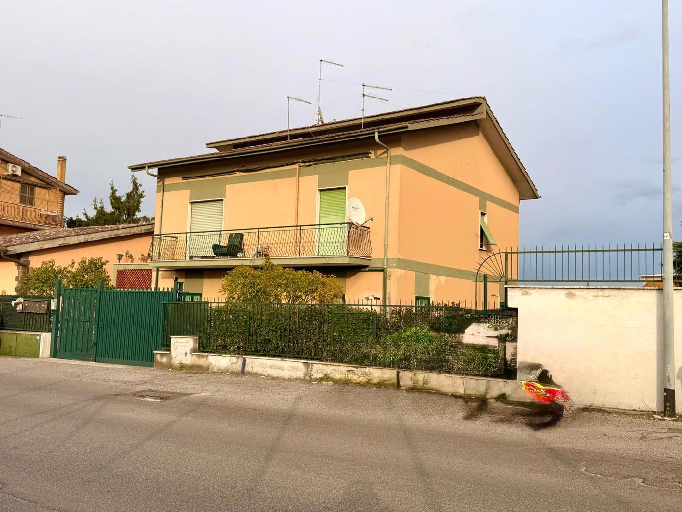 Bilocale ristrutturato a Roma