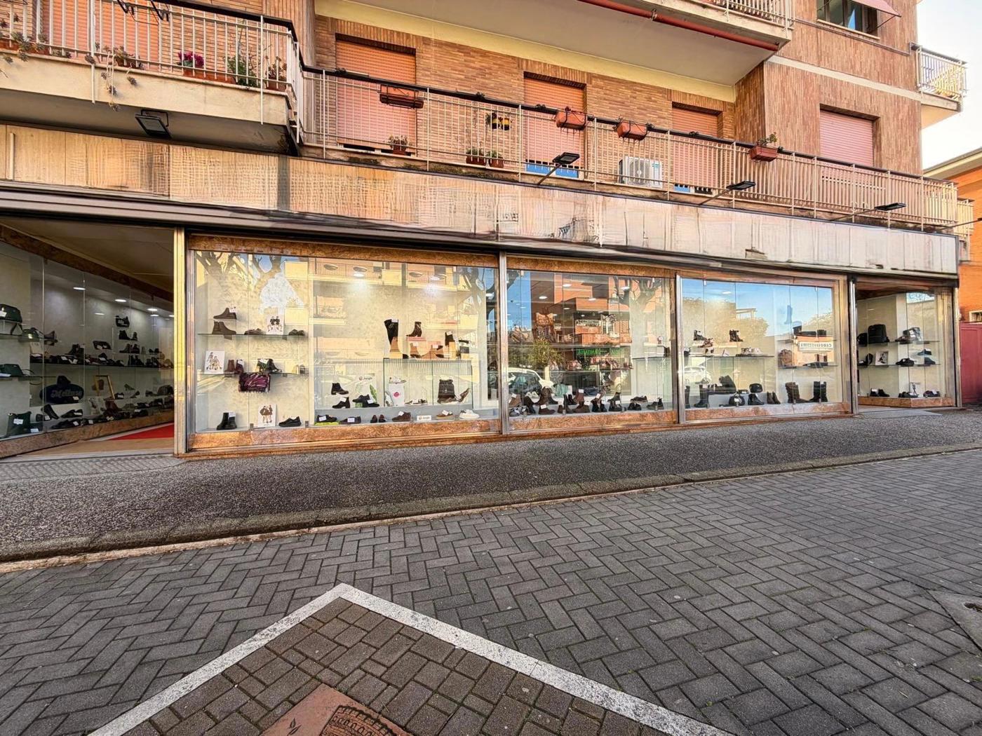 Negozio in affitto a Ciampino