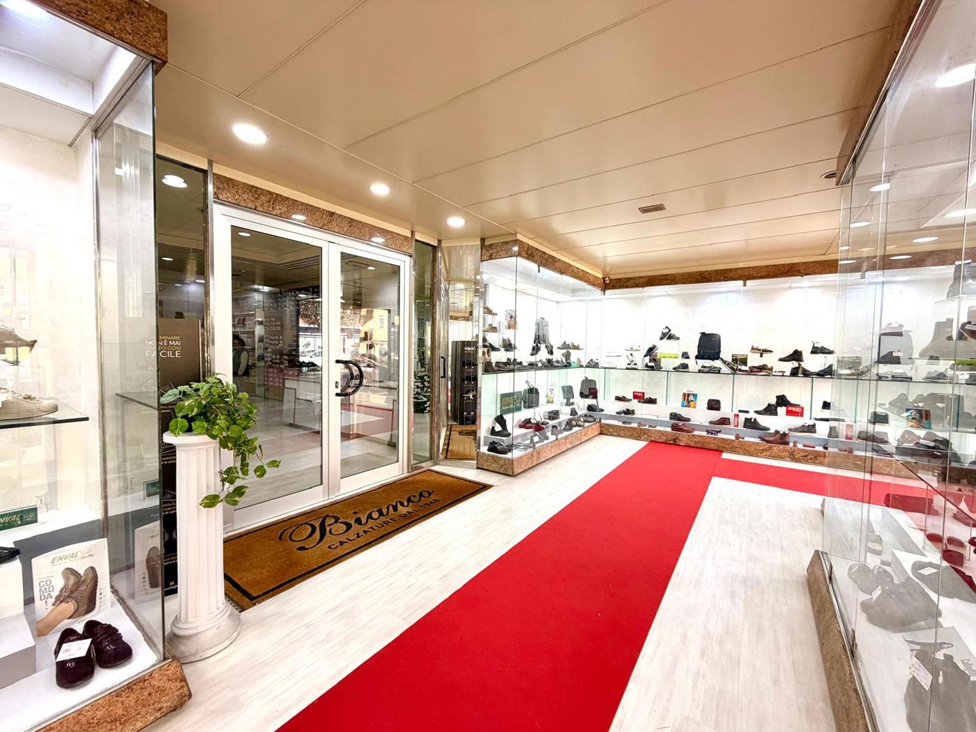 Negozio in affitto a Ciampino