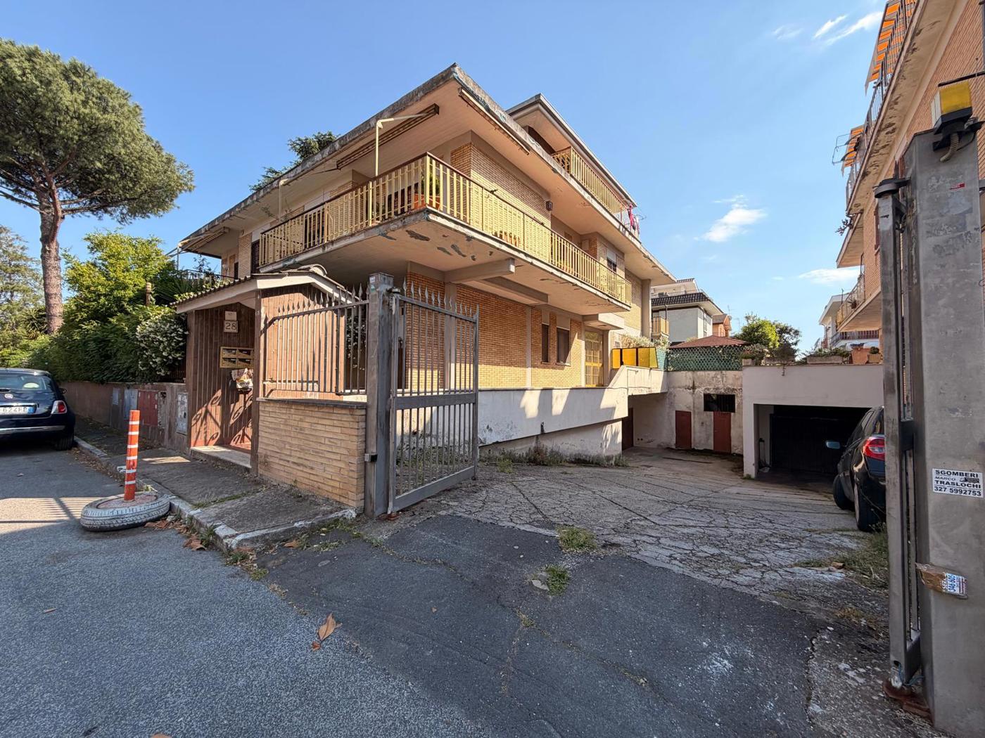Box/Garage 18mq in affitto a Roma