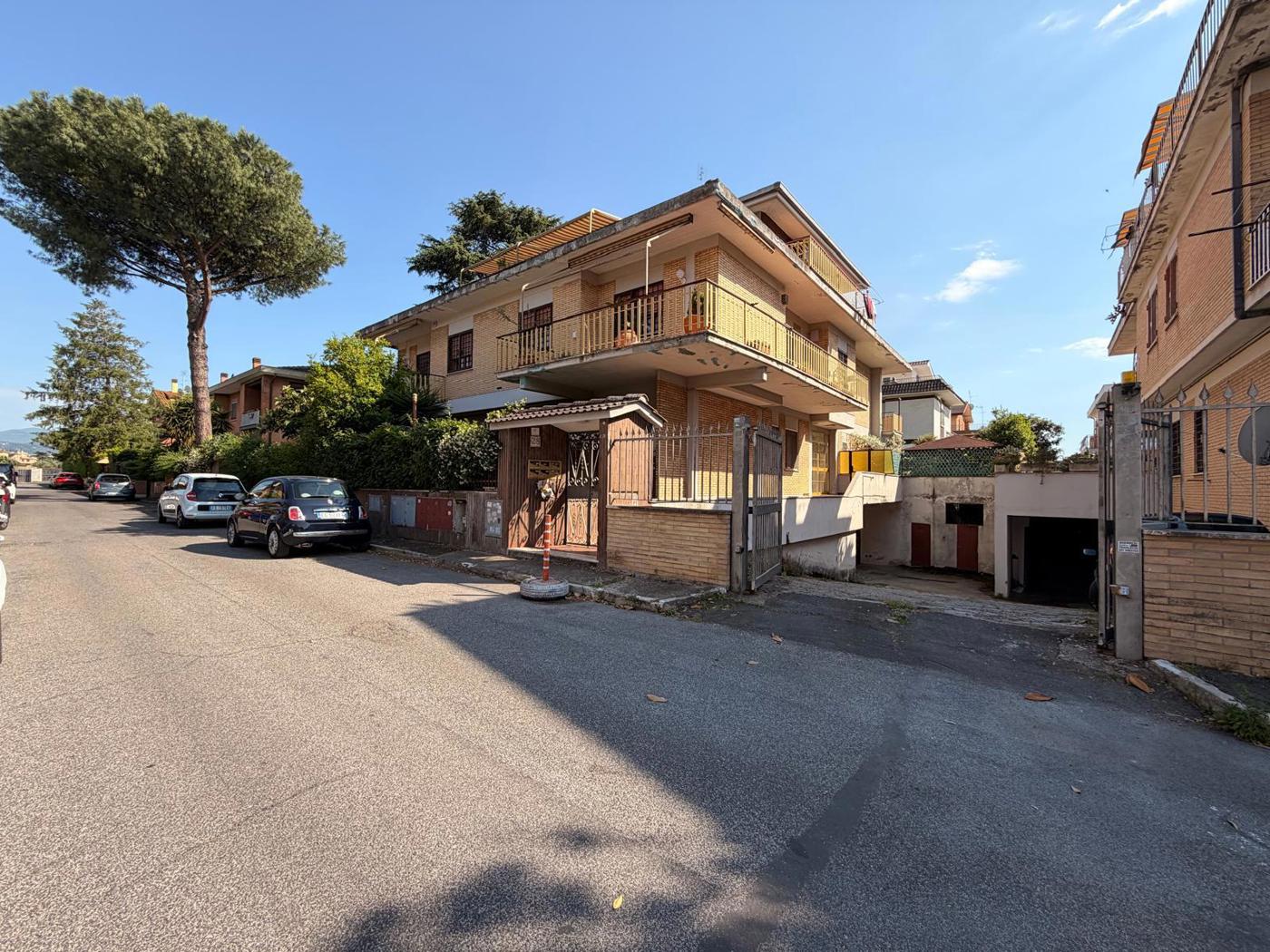 Box/Garage 18mq in affitto a Roma