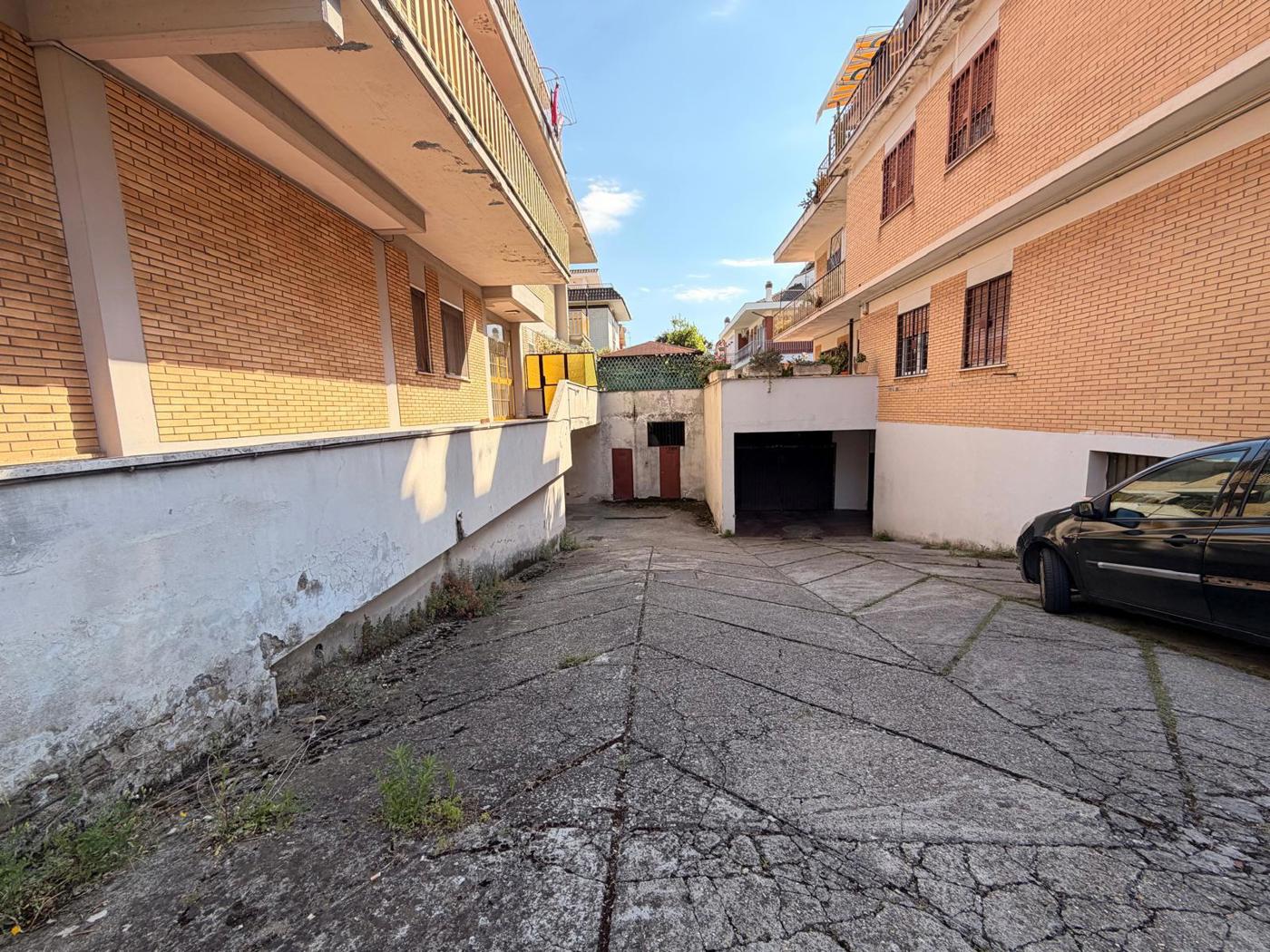 Box/Garage 18mq in affitto a Roma