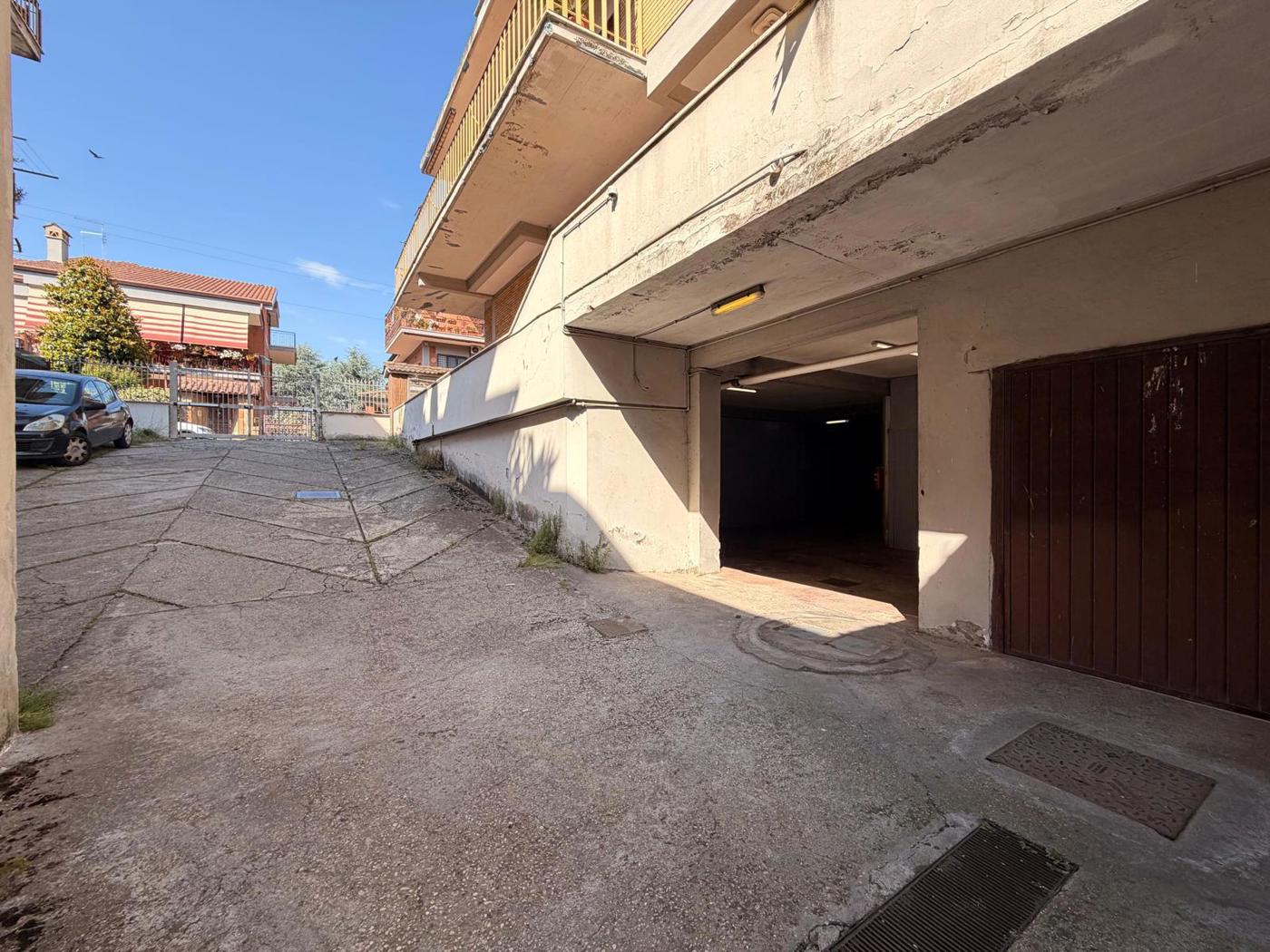 Box/Garage 18mq in affitto a Roma