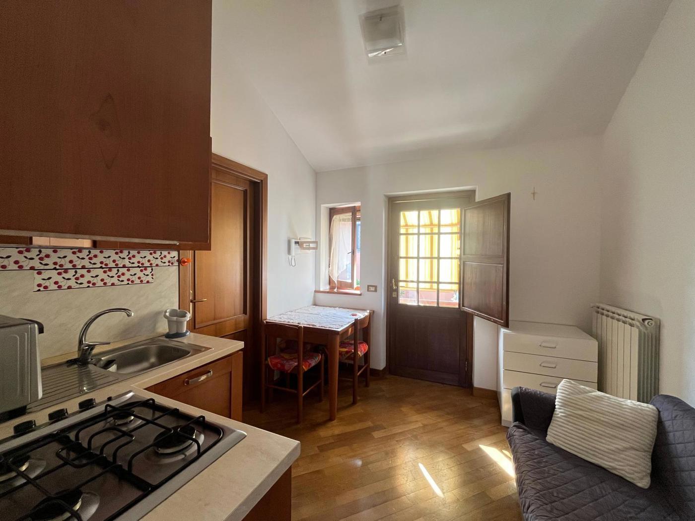 Bilocale arredato in affitto a Marino