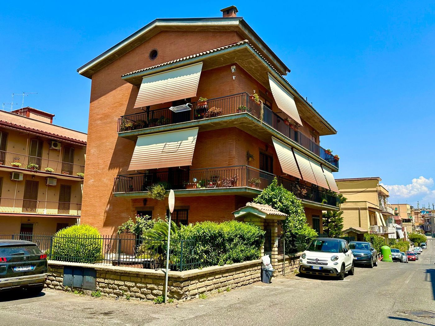 Quadrilocale arredato in affitto a Roma