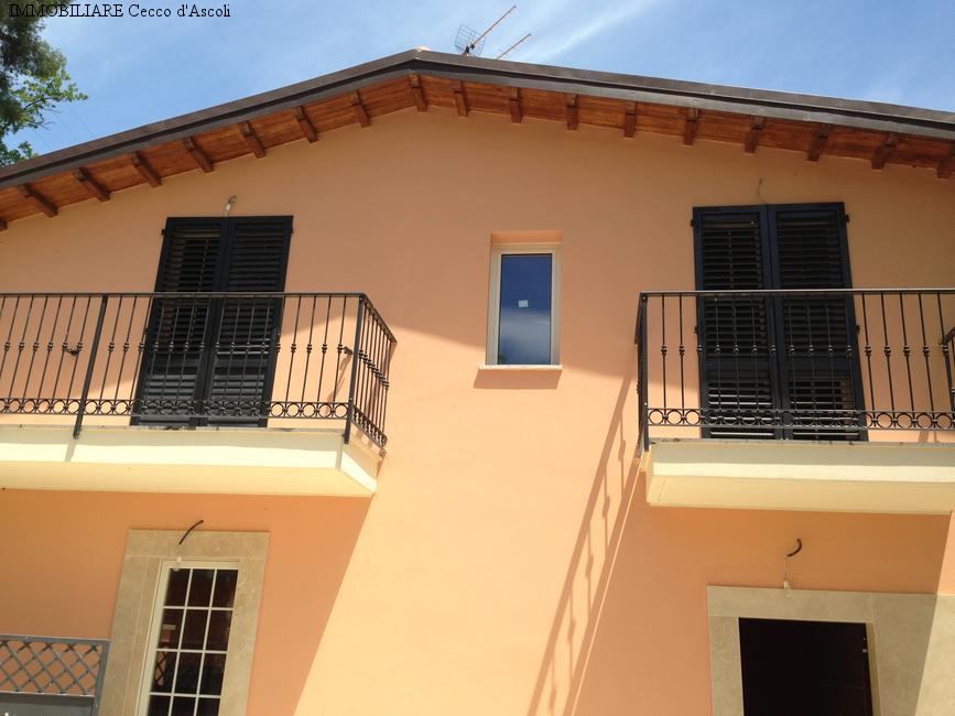 Casa indipendente con terrazzo, Ascoli Piceno colonnata
