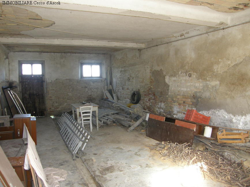 Casolare in vendita a Monsampolo del Tronto, Monsampolo