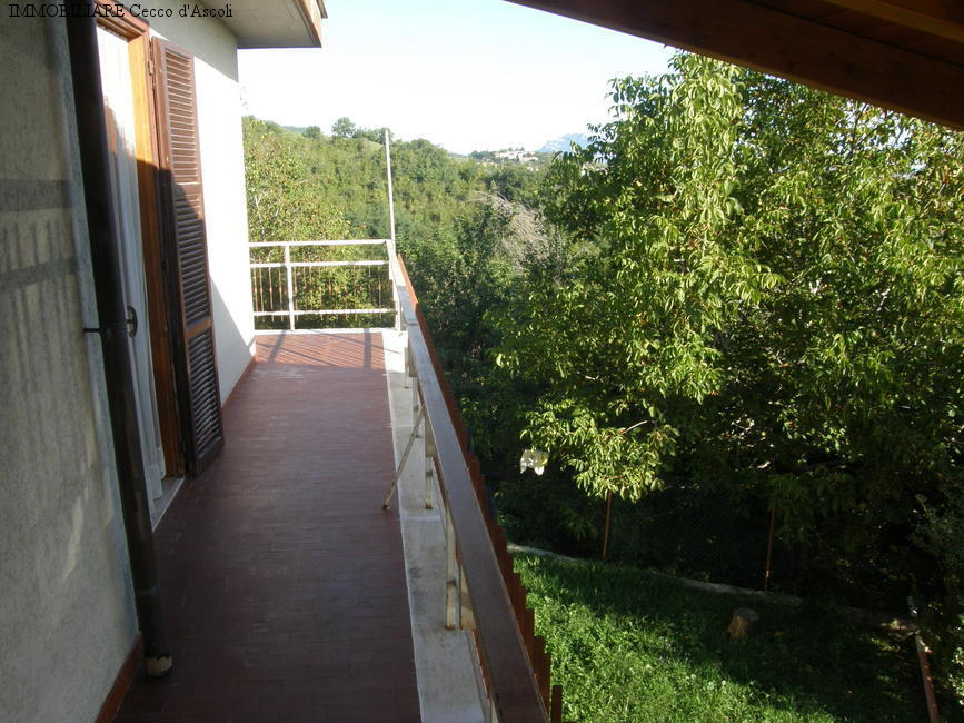 Casa cielo terra in vendita a Civitella del Tronto, Villa Lempa