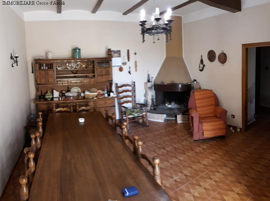 Casa cielo terra in vendita a Civitella del Tronto, Villa Lempa