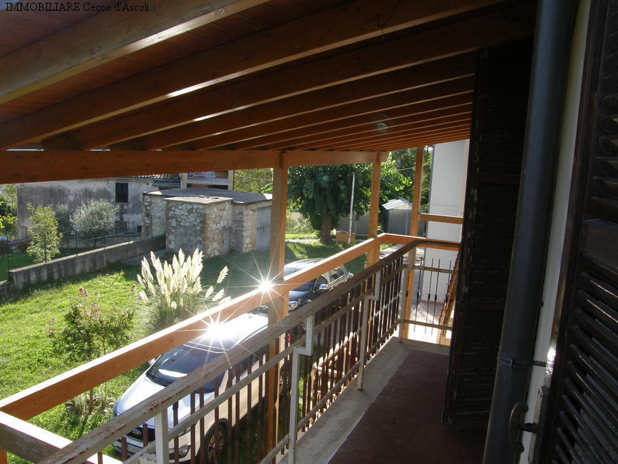 Casa cielo terra in vendita a Civitella del Tronto, Villa Lempa