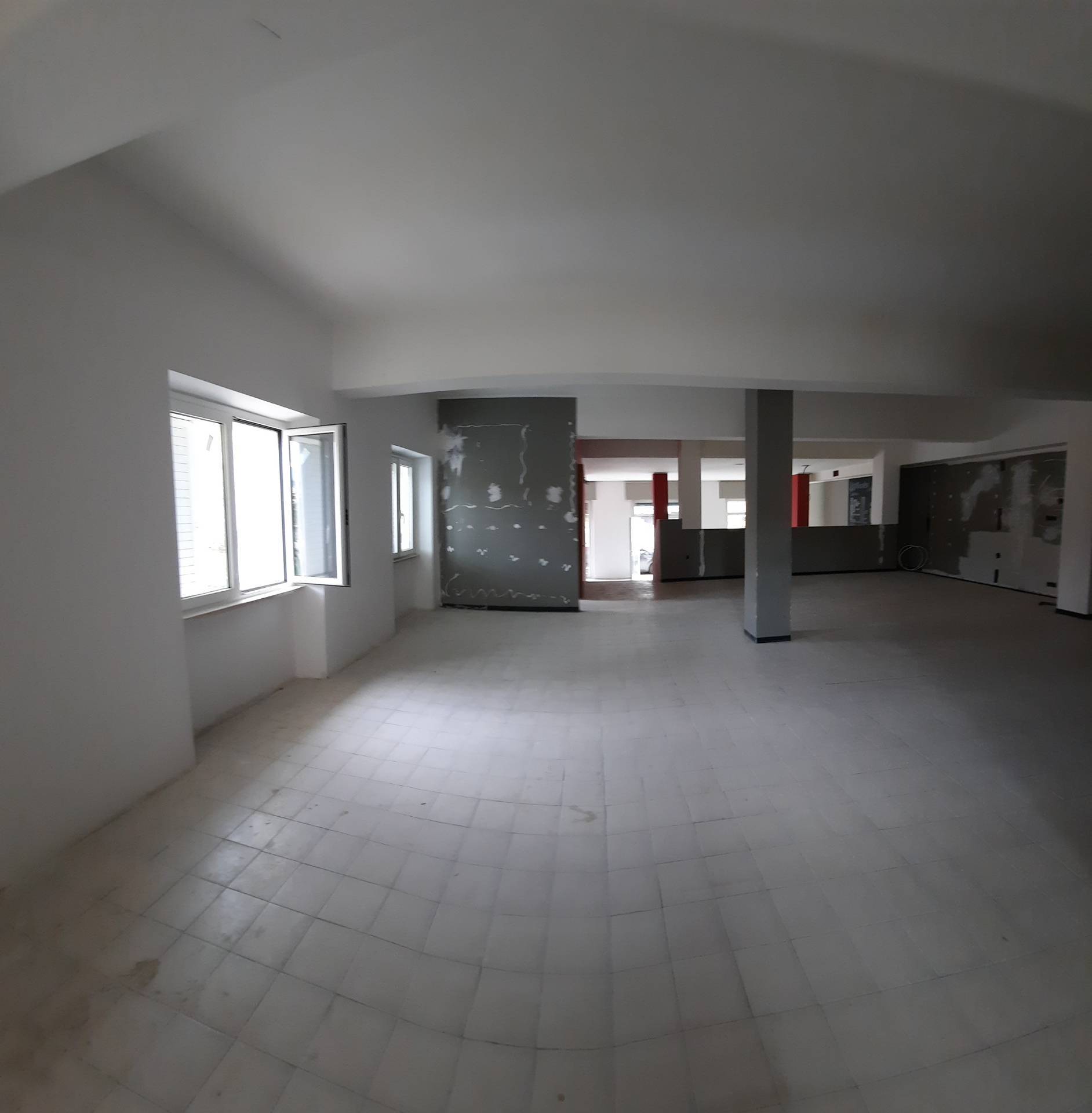 Locale commerciale in affitto a Castel di Lama, Castel di Lama Basso