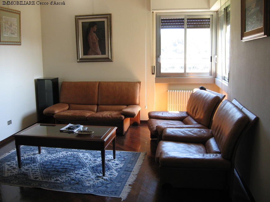 Appartamento con terrazzo in vendita a Ascoli Piceno, Porta Maggiore