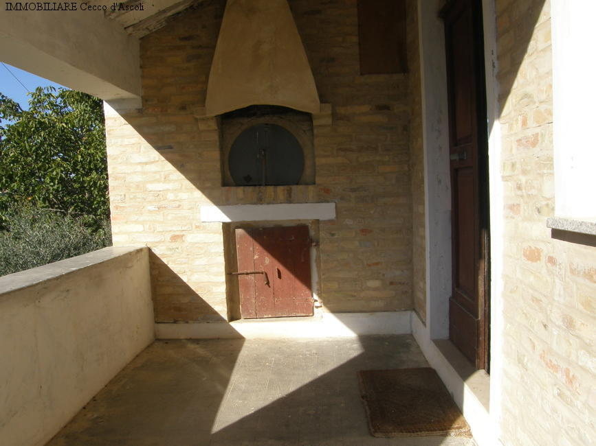 Casolare in vendita a Monsampolo del Tronto, Monsampolo